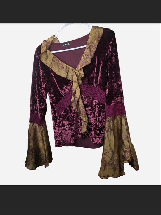 Wet Seal Tops - Vintage Wet Seal Y2K Whimsigoth Velvet Bell Sleeve Top L